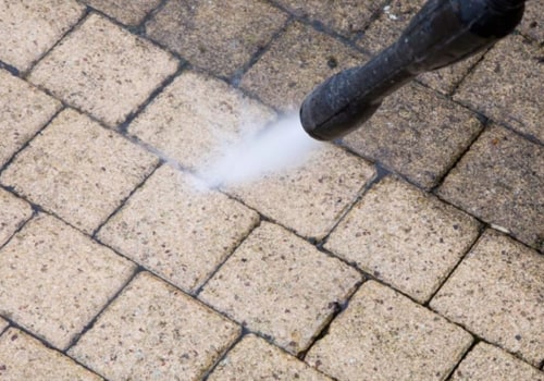 How much does it cost to pressure wash a 2 000 sq ft house?